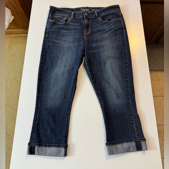 Signature by Levi Strauss Dark Wash Modern Capri Jeans Size 14 Great Condition - Picture 3 of 9
